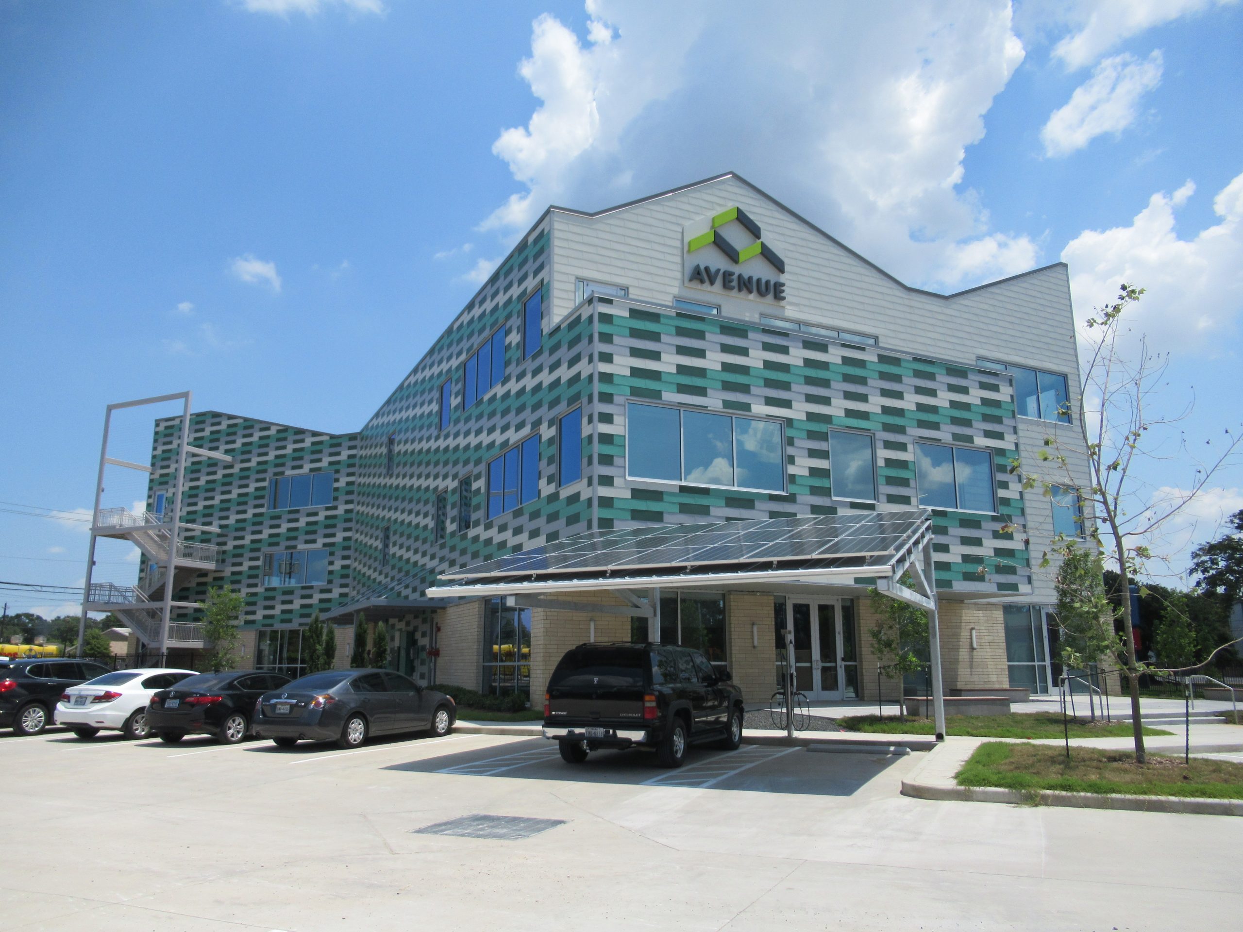 Now Managing & Leasing Avenue Center Tarantino Properties